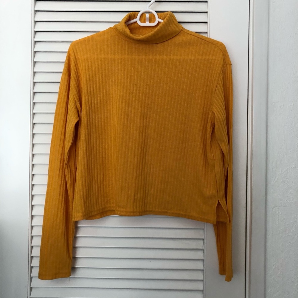 H&M Divided yellow turtleneck long sleeve